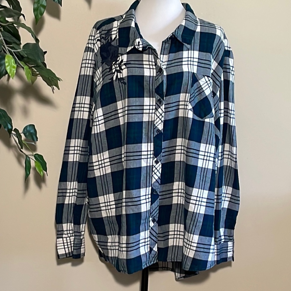 Terra & Sky button down plaid flannel shirt. Size 3X